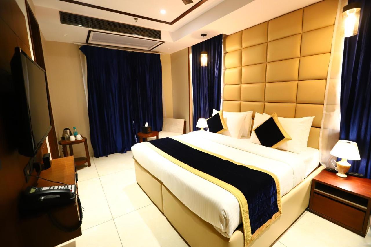 Sanca International Hotel In Patel Nagar Delhi New Delhi Eksteriør billede