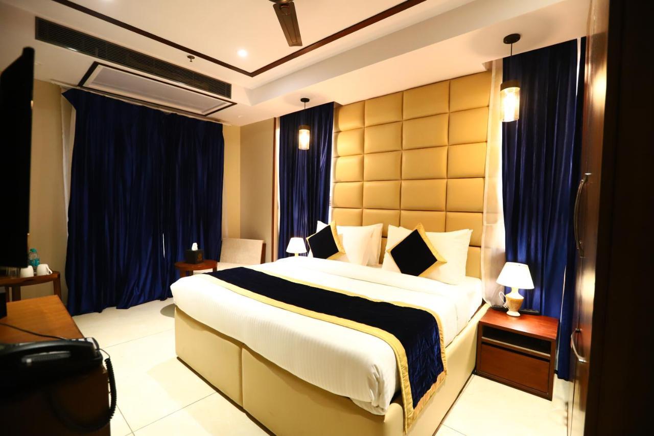 Sanca International Hotel In Patel Nagar Delhi New Delhi Eksteriør billede