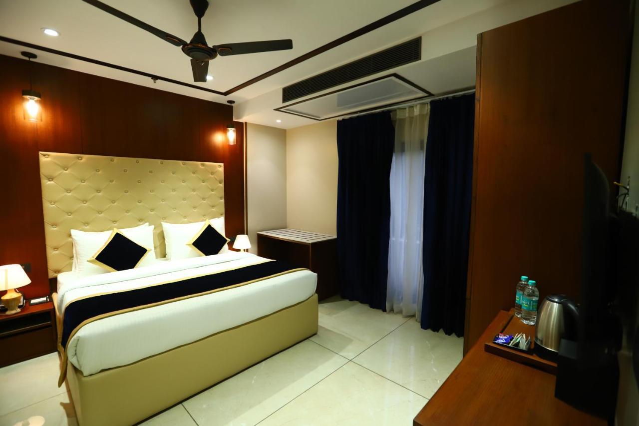 Sanca International Hotel In Patel Nagar Delhi New Delhi Eksteriør billede