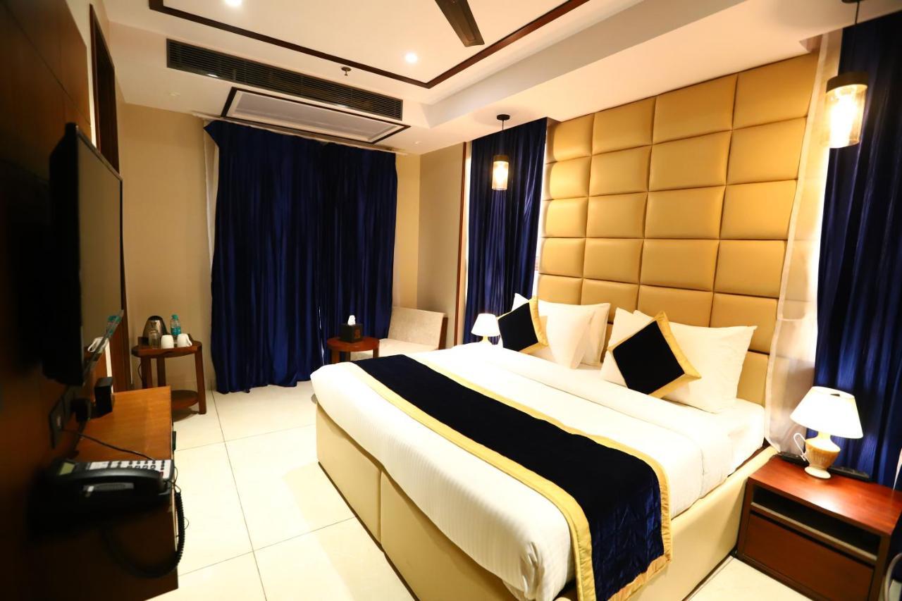 Sanca International Hotel In Patel Nagar Delhi New Delhi Eksteriør billede
